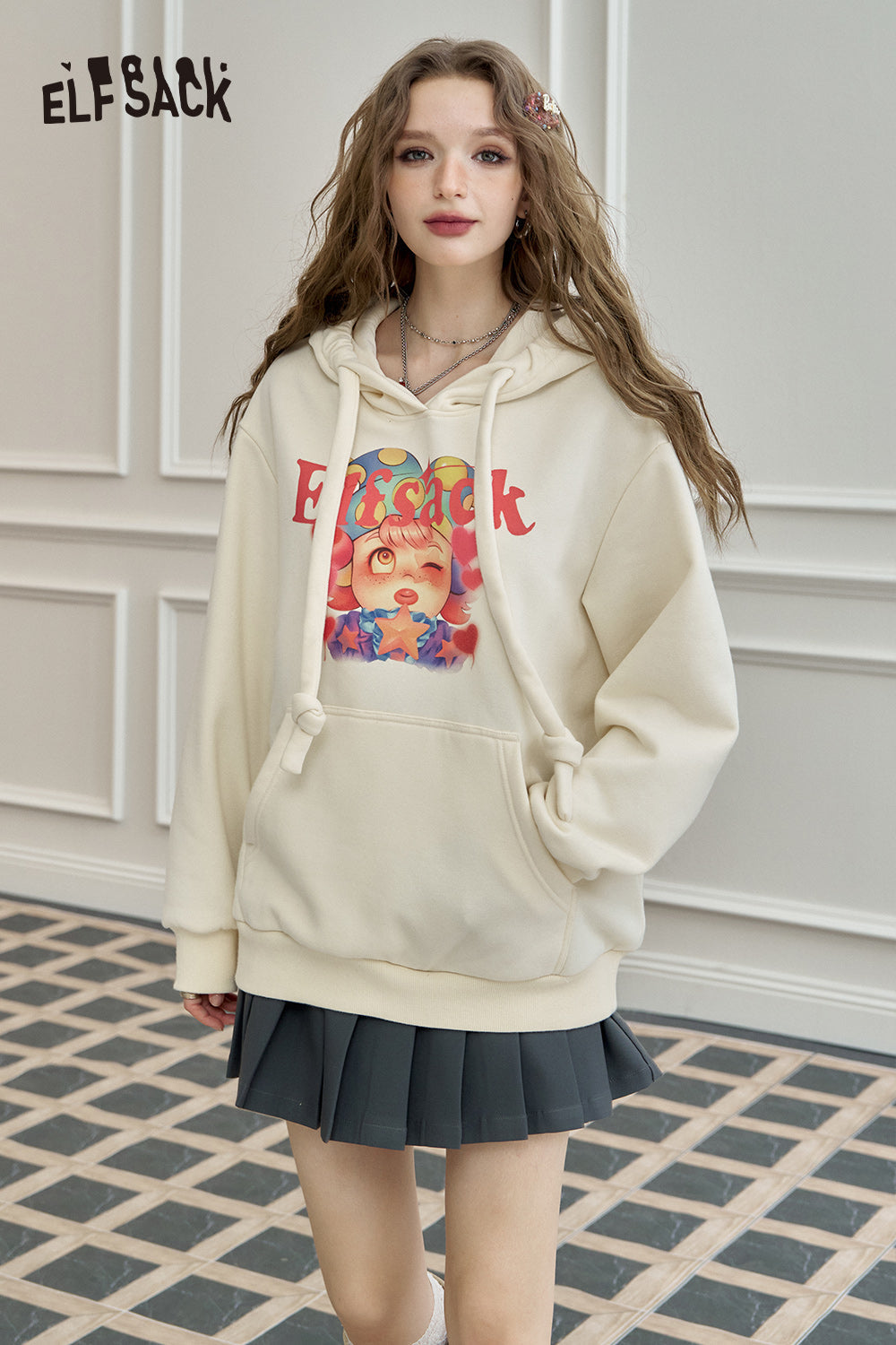 ELFSACK 2024 Winter New Arrivals Original cartoon print retro hooded sweatshirt for women