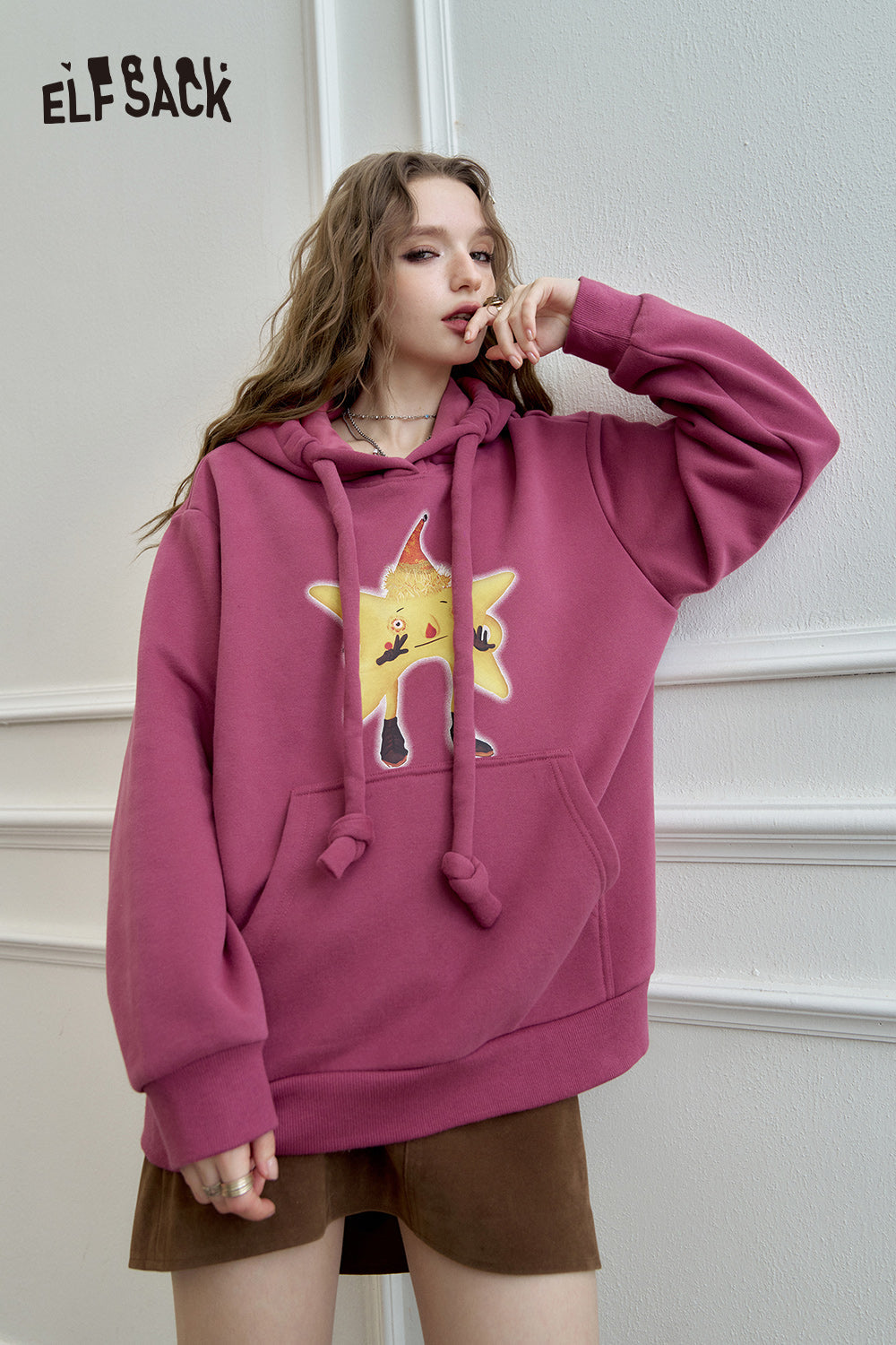 ELFSACK Original cartoon print retro hooded sweatshirt