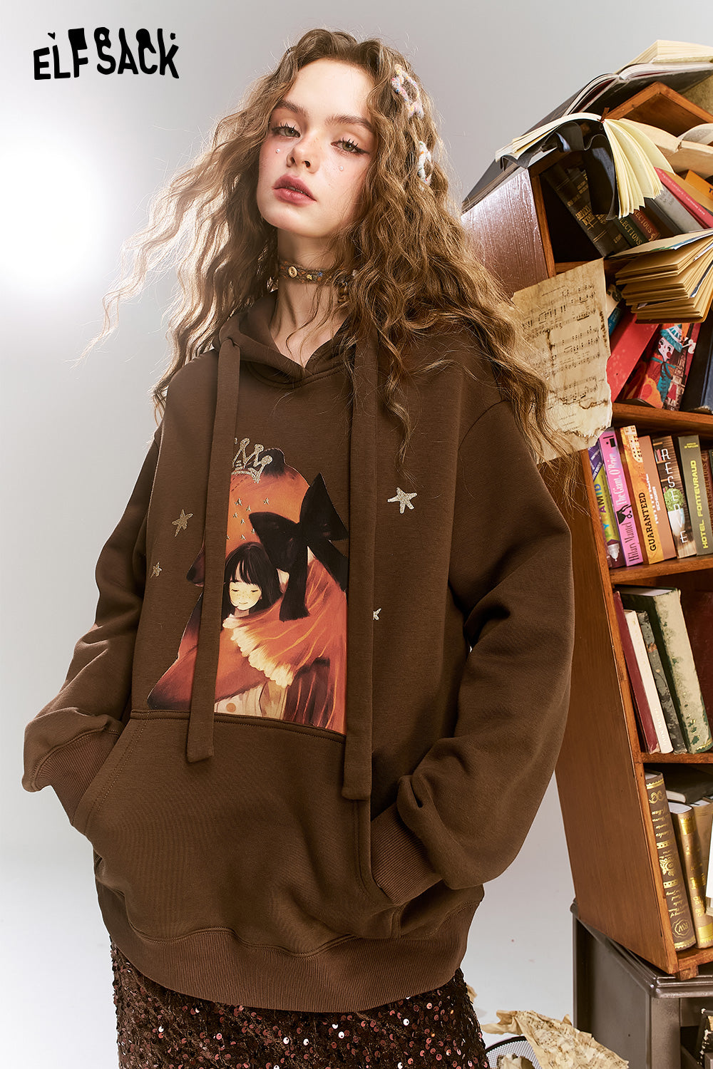ELFSACK Maillard Cartoon Printed Velvet Hoodie, Loose Casual Top