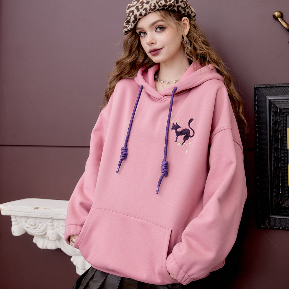 
                  
                    ELFSACK 2024 Winter New Arrivals Loose Preppy style witch embroidery hoodie for women retro cute fleece top
                  
                