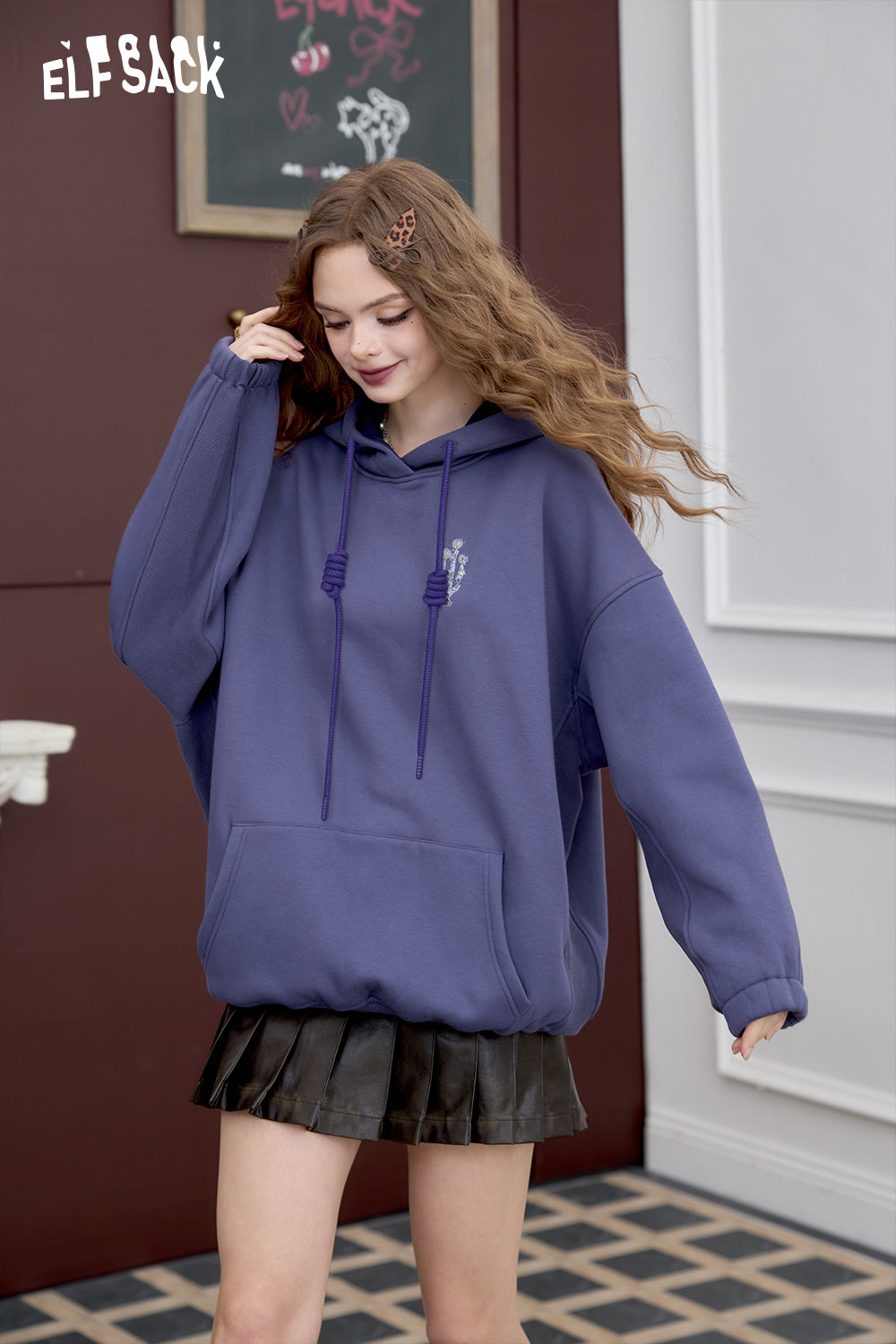 ELFSACK Loose Preppy style witch embroidery hoodie retro cute fleece top