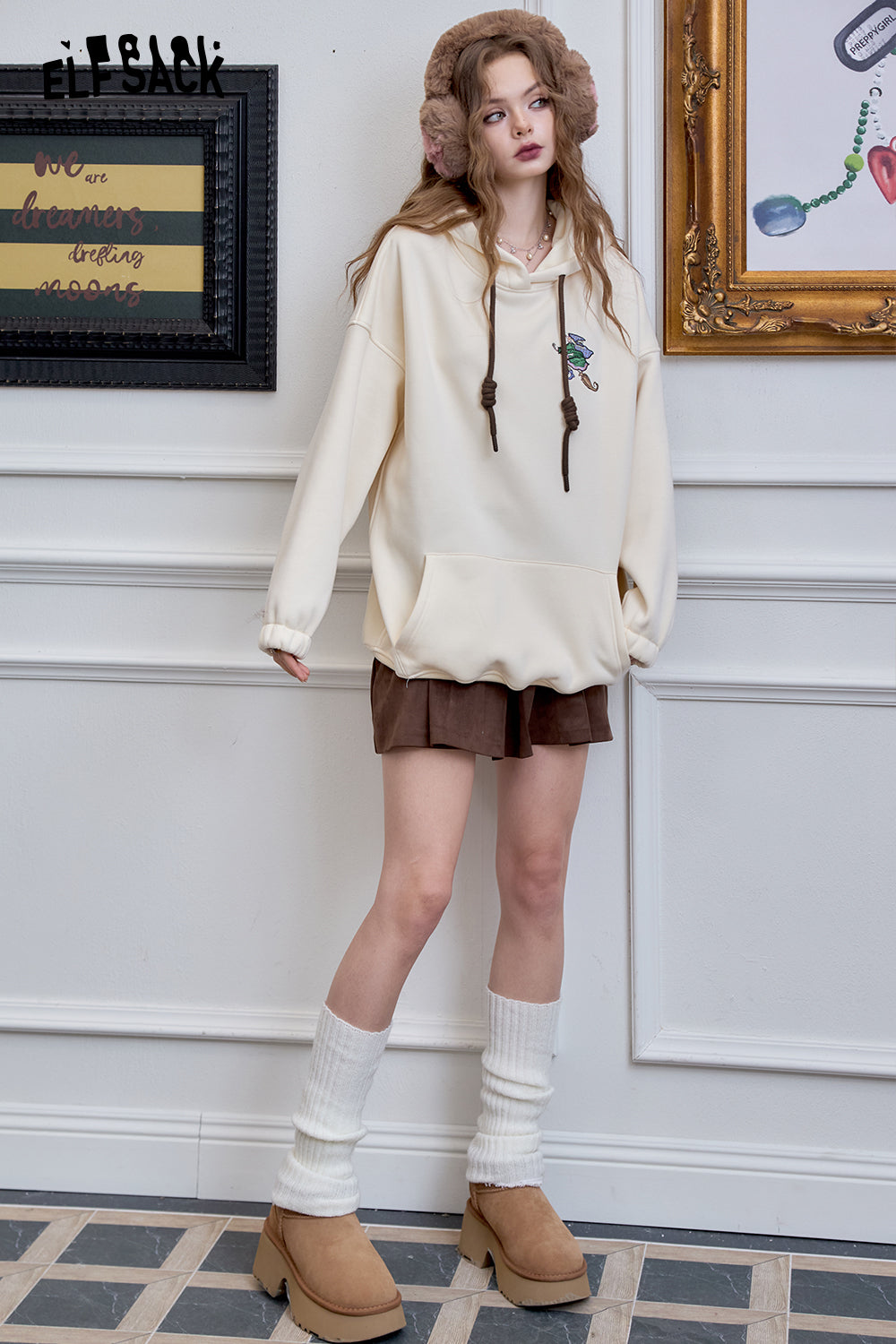 ELFSACK Loose Preppy style witch embroidery hoodie retro cute fleece top