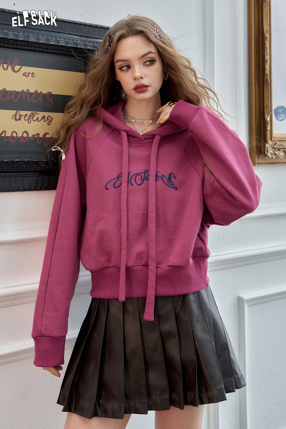 ELFSACK 2024 Winter New Arrivals Letter retro pink hooded sweatshirt for women