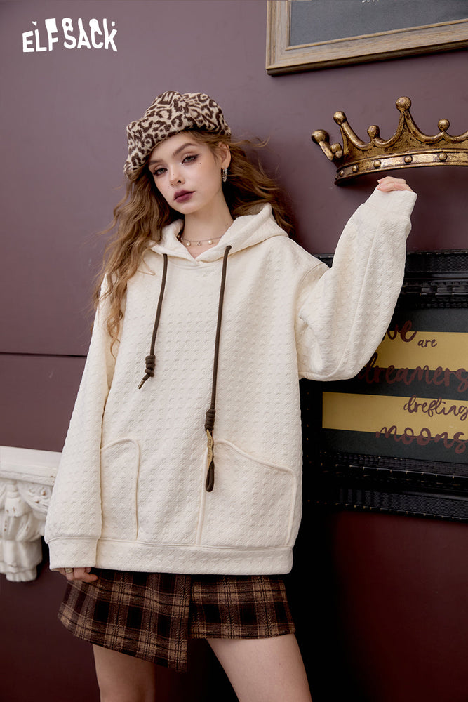 
                  
                    ELFSACK 2024 Winter New Arrivals Preppy style loose hoodie women cute fleece top
                  
                