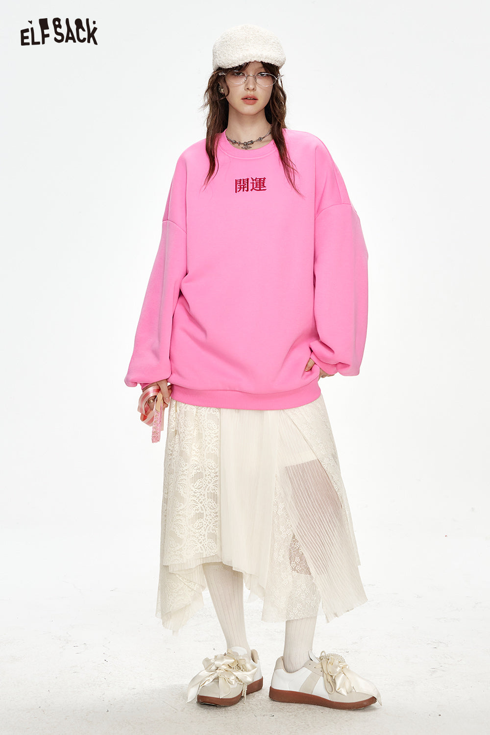 ELFSACK Year Red Loose Plush Round Neck Sweatshirt Women