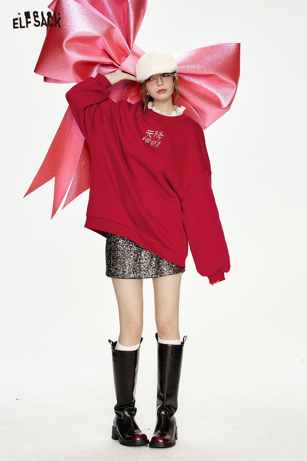 ELFSACK Year Red Loose Plush Round Neck Sweatshirt Women