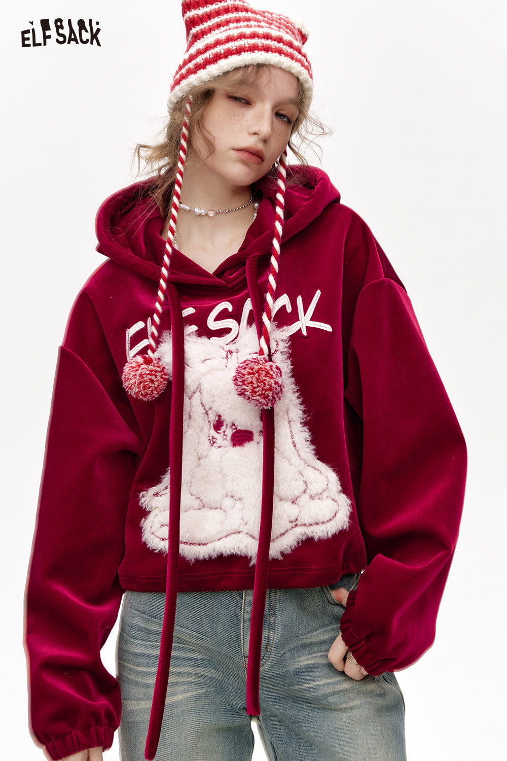 ELFSACK 2024 Winter New Arrivals Y2K New Year Red Rabbit Printed Velvet Short Hoodie for Women