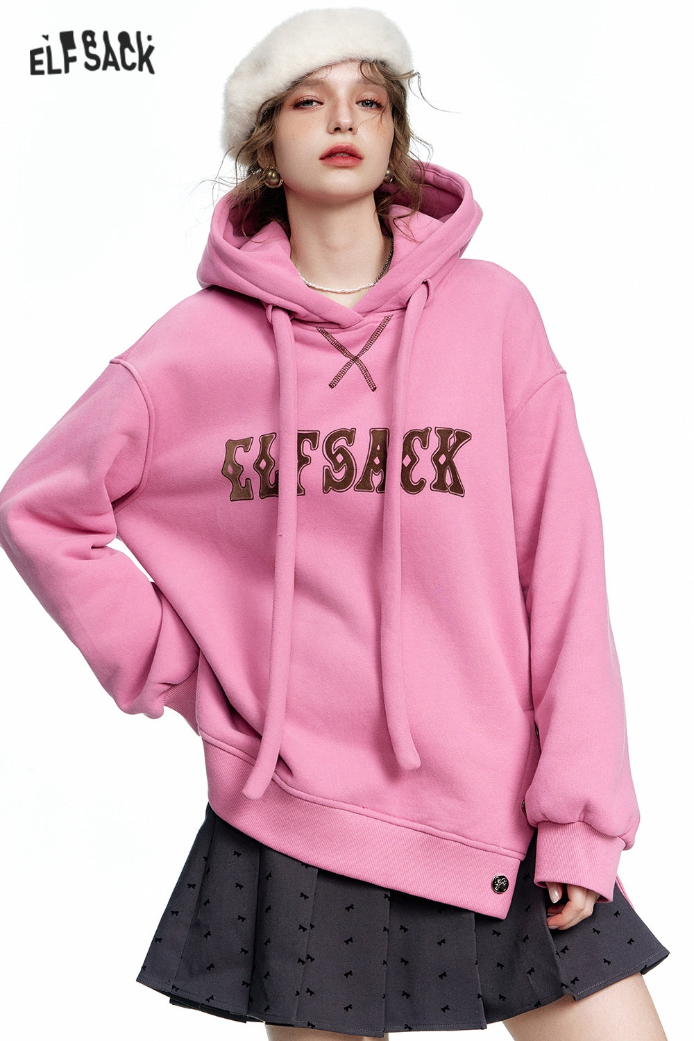 ELFSACK 2024 Winter New Arrivals Casual Red Letter Slit Plush Hoodie for Women