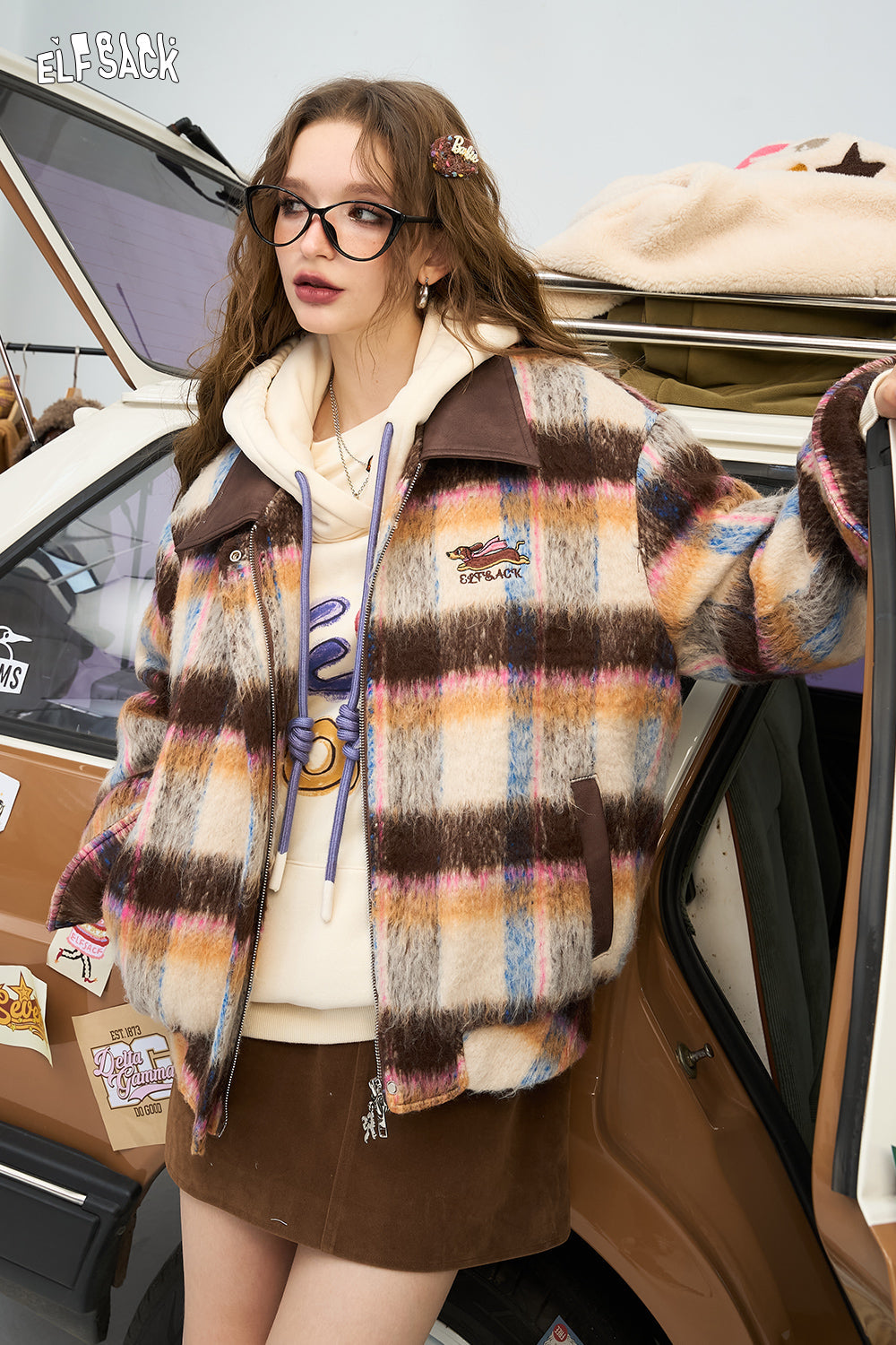 ELFSACK 2024 Winter New Arrivals Retro plaid PU patchwork plush jacket for women, Preppy Style jacket