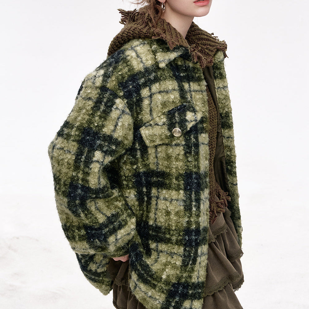 ELFSACK 2024 Winter New Arrivals Retro Lapel Grey Green Plaid Thickened Jacket