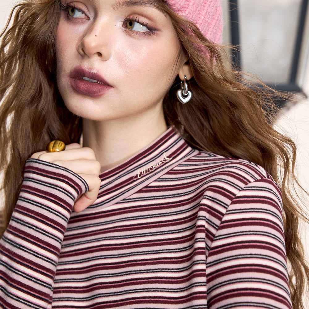 
                  
                    ELFSACK 2024 Winter New Arrivals Colorful striped high collar long sleeve T-shirt for women, retro slim bottoming shirt
                  
                