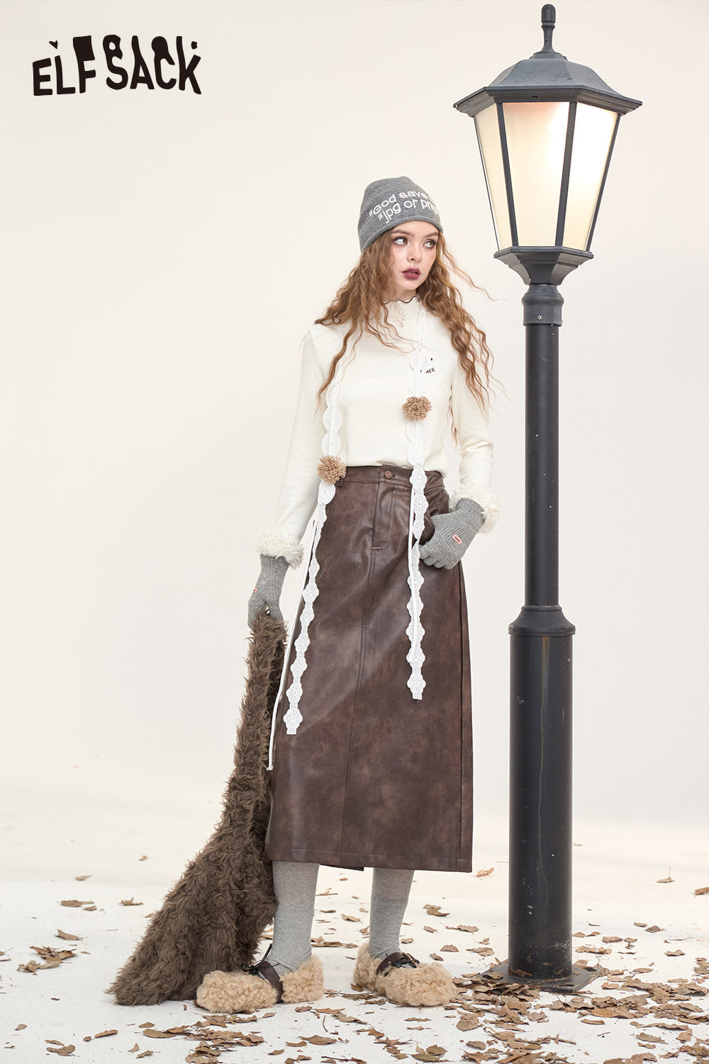 ELFSACK Half turtleneck long-sleeved T-shirt, ruffled edge, cat embroidery, slim fit bottoming shirt