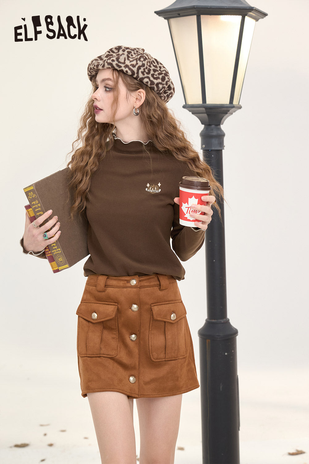 ELFSACK Half turtleneck long-sleeved T-shirt, ruffled edge, cat embroidery, slim fit bottoming shirt