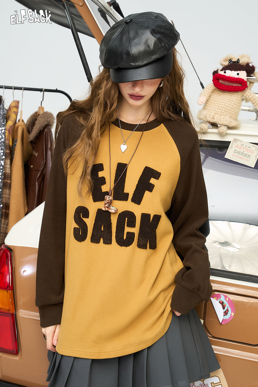 ELFSACK Letter print shoulder loose retro long sleeved t-shirt