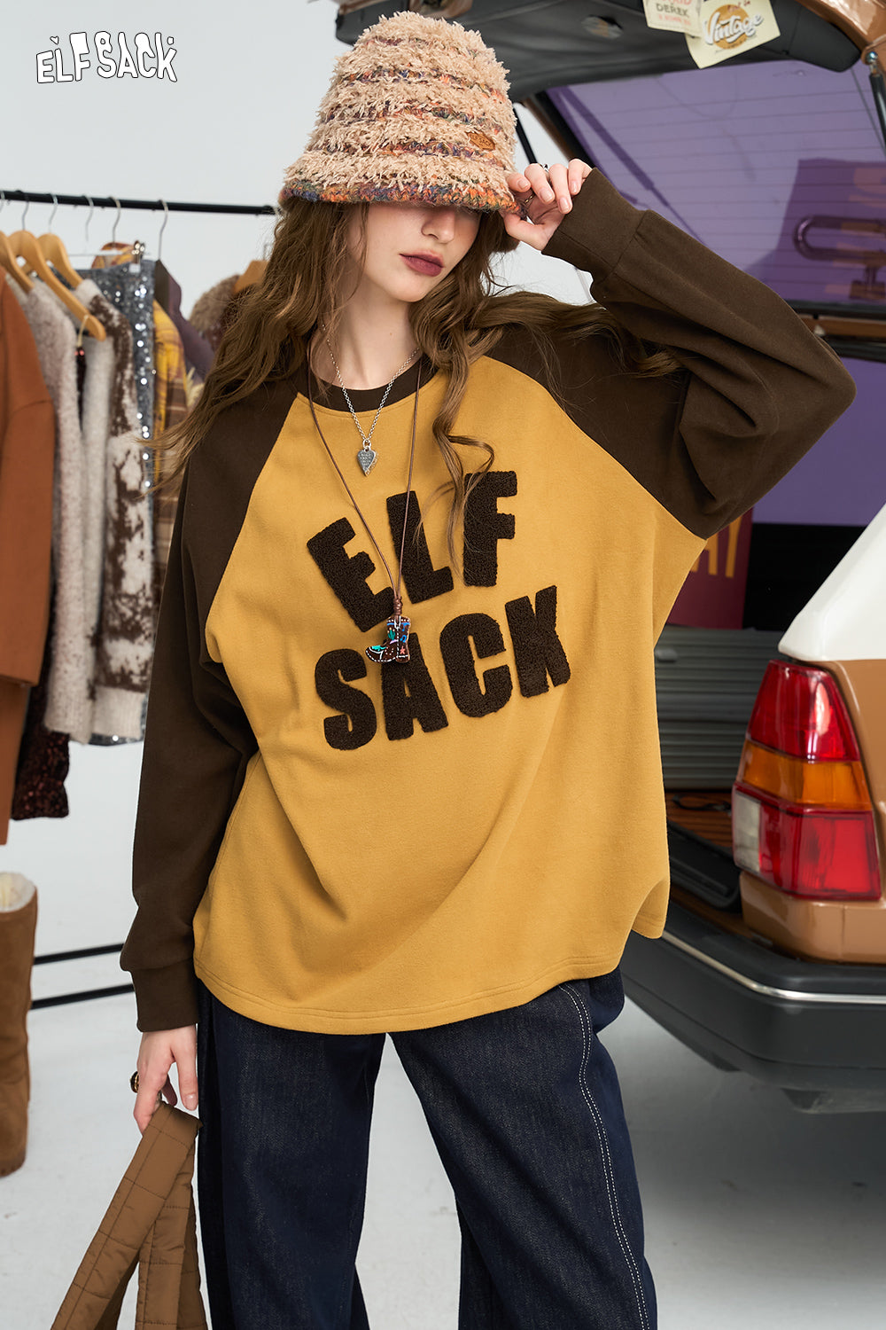 ELFSACK Letter print shoulder loose retro long sleeved t-shirt