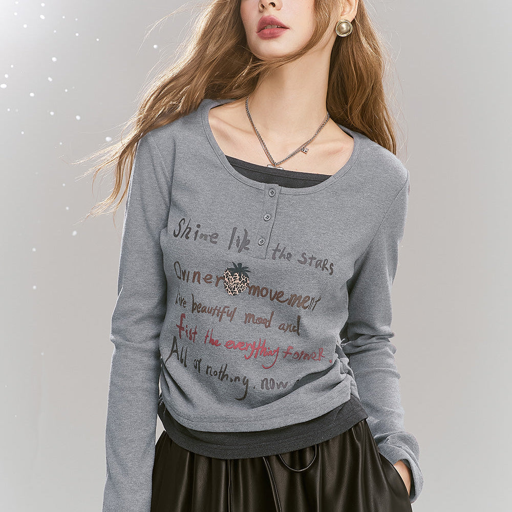 ELFSACK 2024 Winter New Arrivals Casual Versatile Letter Printed Grey Fake Two piece Long Sleeve Slimming T-shirt for Women's Casual Versatile