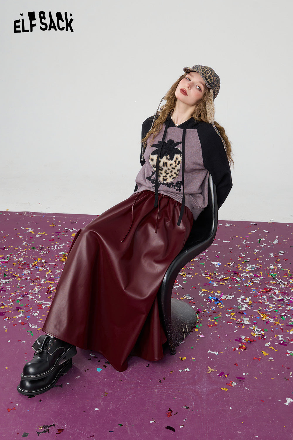 ELFSACK Sweet and cool raglan sleeve contrasting strawberry leopard print hooded knitted sweater