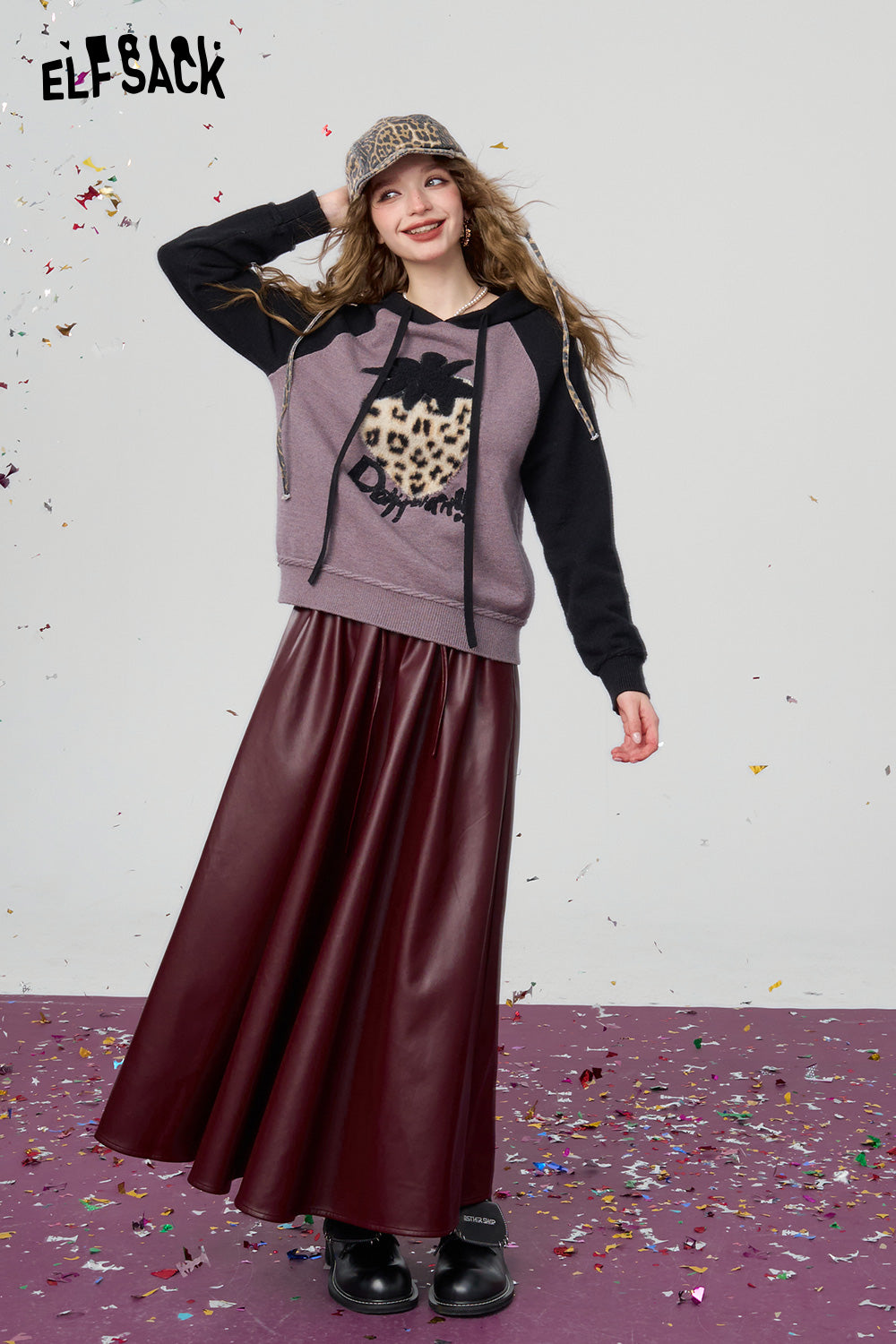 ELFSACK Sweet and cool raglan sleeve contrasting strawberry leopard print hooded knitted sweater
