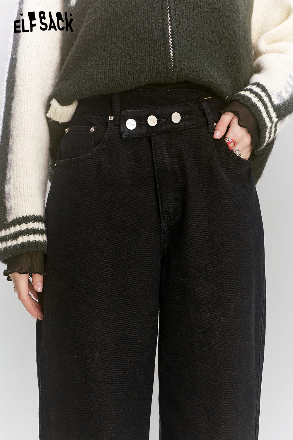 ELFSACK Black high waisted pure cotton fleece warm jeans, with irregular button design
