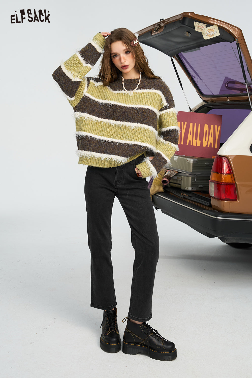 ELFSACK Fitted Flare Black Jeans High-Waisted Korean Style Commuter Pants