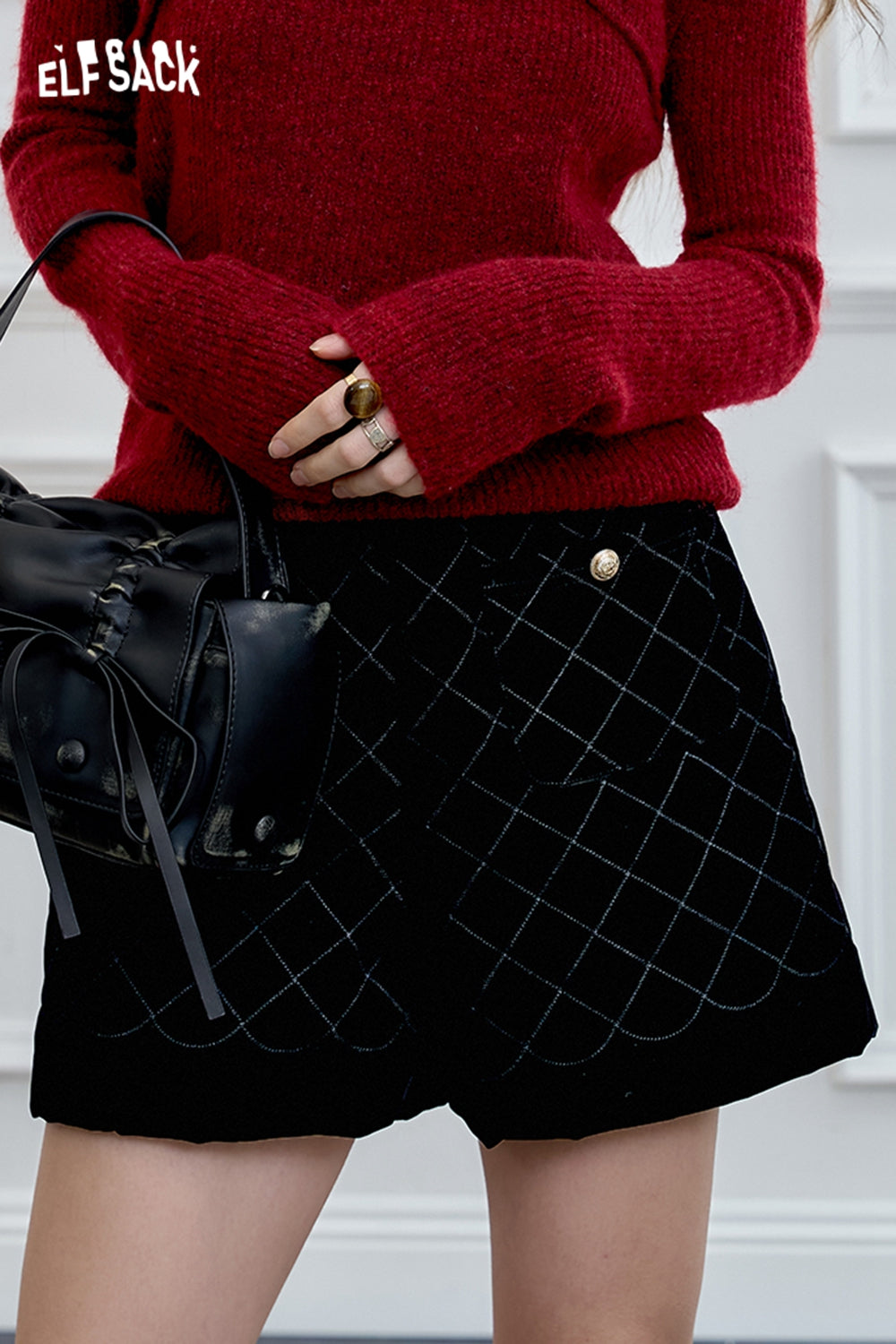 ELFSACK black diamond-shaped imitation velvet shorts, high waist, A-line versatile commuting