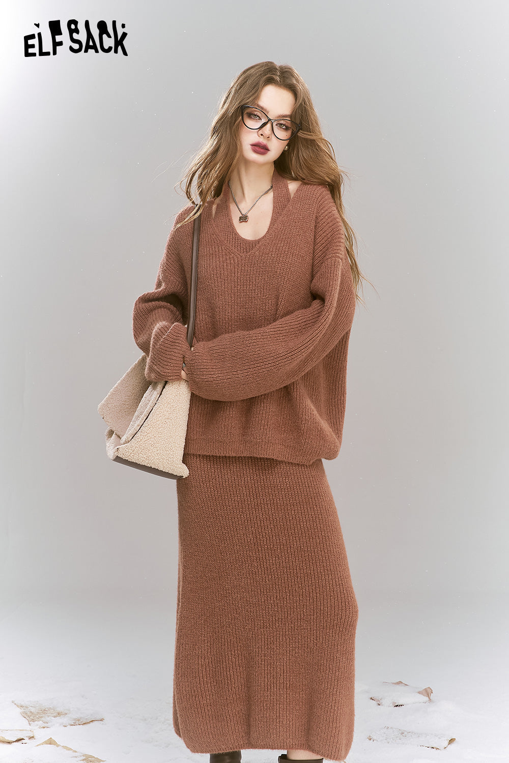 ELFSACK Sweet V-neck knitted pullover Halter dress two-piece set