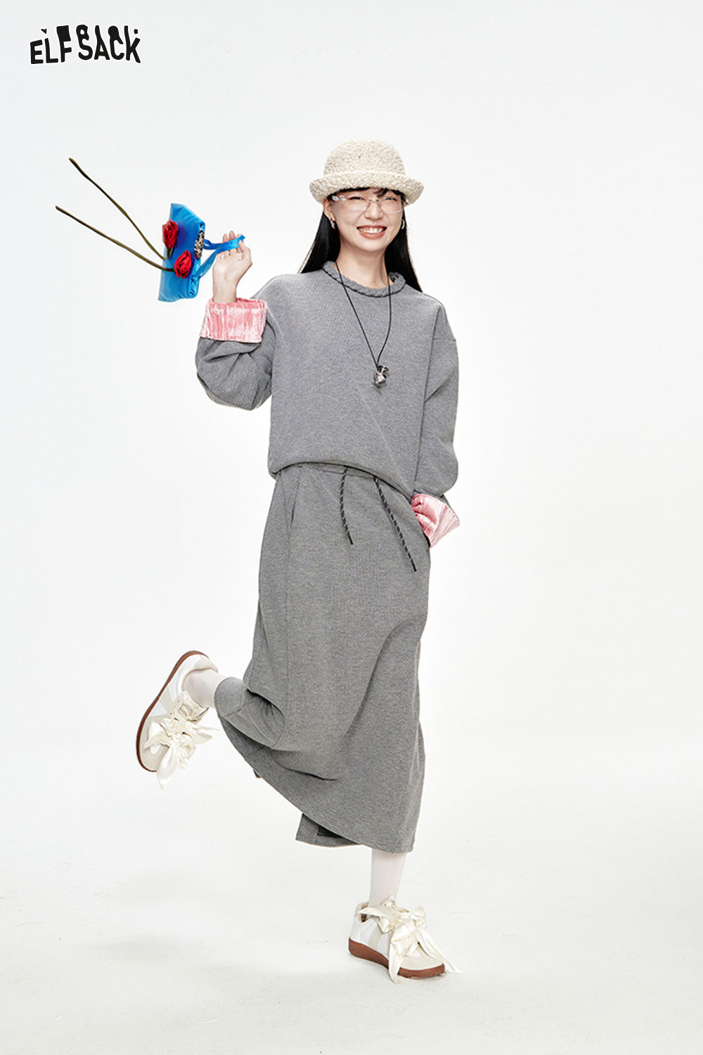 ELFSACK 2024 Winter New Arrivals Preppy style velvet stitching grey long skirt suit for women