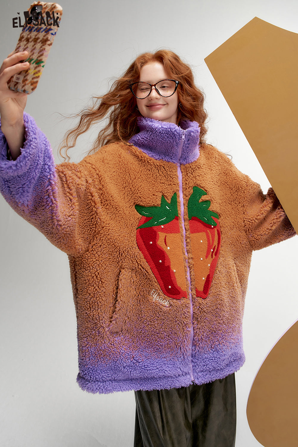 ELFSACK Strawberry hand-sewn pearl decoration gradient plush jacket