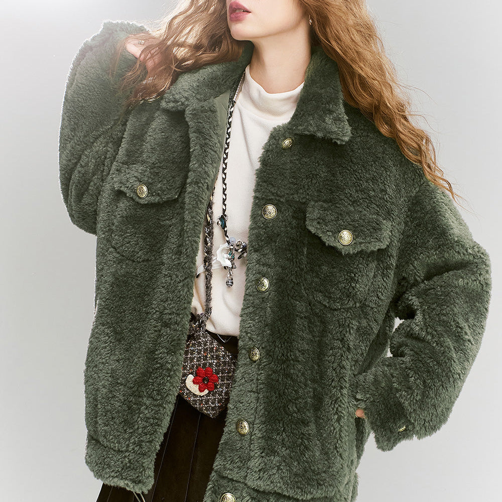 
                  
                    ELFSACK 2024 Winter New Arrivals Retro Sweet Cool Plush Single breasted Short Warm Thick Coat for Women
                  
                