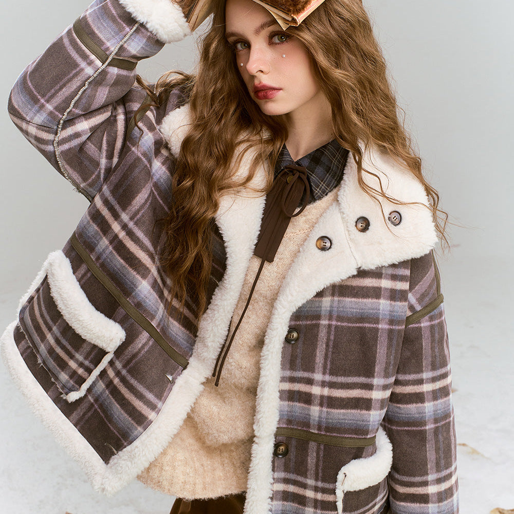 
                  
                    ELFSACK 2024 Winter New Arrivals Retro Preppy Style plaid short plush thick warm coat for women
                  
                