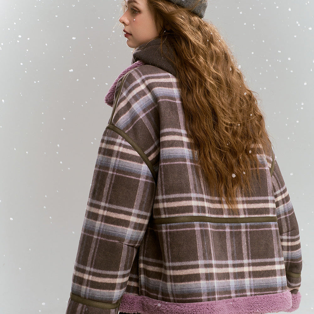 
                  
                    ELFSACK 2024 Winter New Arrivals Retro Preppy Style plaid short plush thick warm coat for women
                  
                