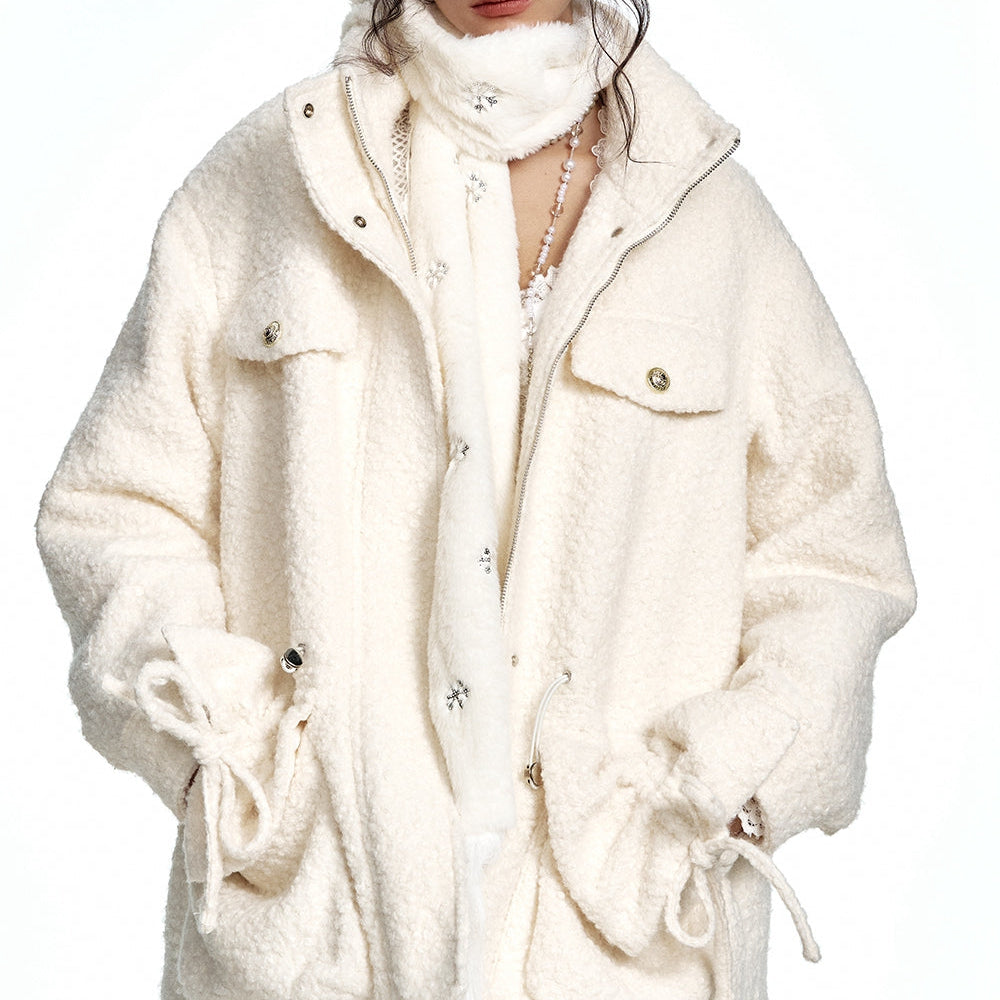 ELFSACK 2024 Winter New Arrivals White plush thick coat with stand collar and pockets