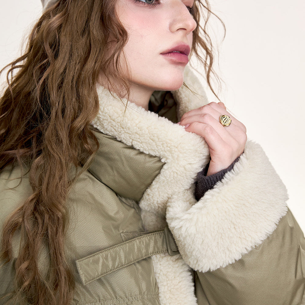 
                  
                    ELFSACK 2024 Winter New Arrivals Retro plus fur stitching short down jacket for women warm coat with stand collar zipper button warm coat
                  
                