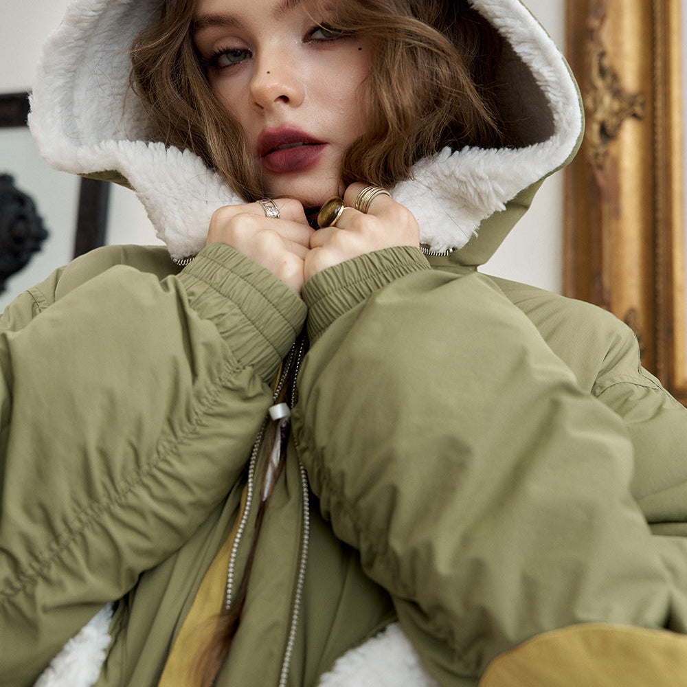 
                  
                    ELFSACK 2024 Winter New Arrivals Preppy style lapel green warm thickened coat for women plush design fashionable warm coat
                  
                