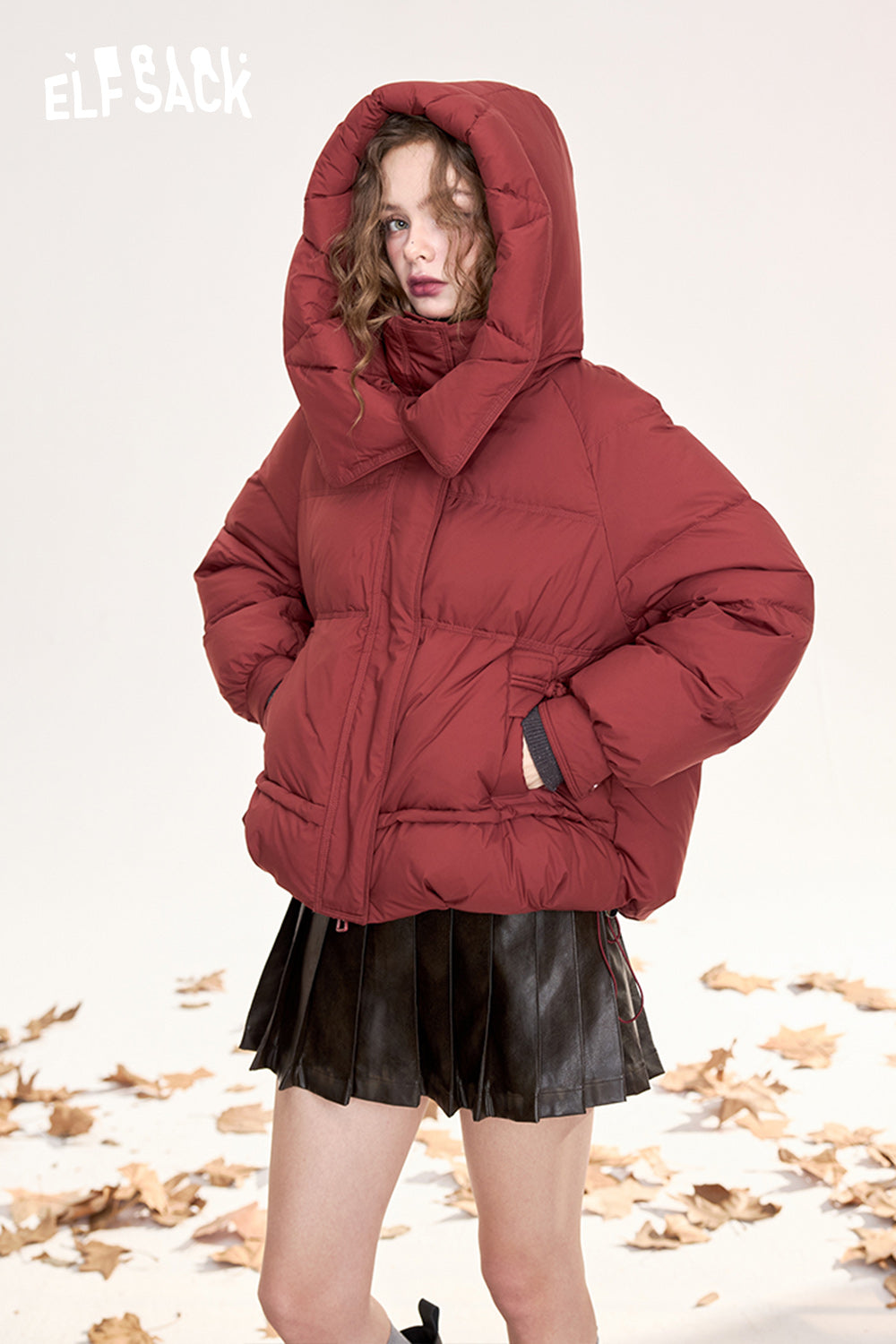 ELFSACK Sweet and cool Dark red hooded short down jacket