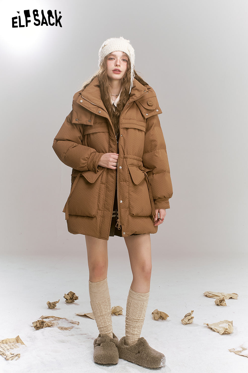 ELFSACK Casual loose medium hooded warm down jacket Top with V-shaped embossed fabric design