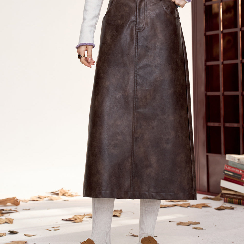 ELFSACK 2024 Winter New Arrivals Women's PU leather long skirt with retro high waist and slits