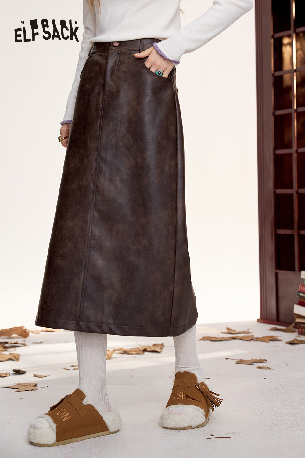 ELFSACK Women's PU leather long skirt with retro high waist and slits