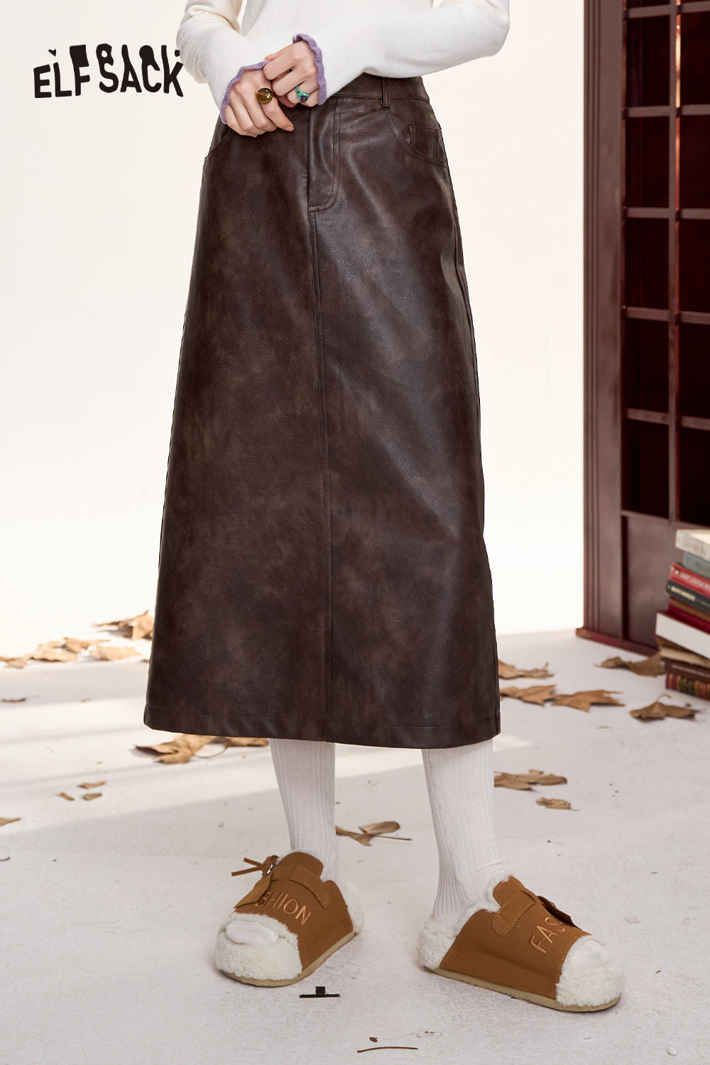 ELFSACK Women's PU leather long skirt with retro high waist and slits