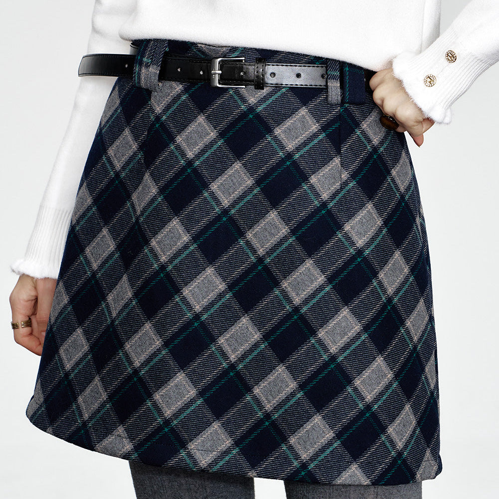 
                  
                    ELFSACK 2024 Winter New Arrivals Preppy style plaid A-line short skirt for women
                  
                