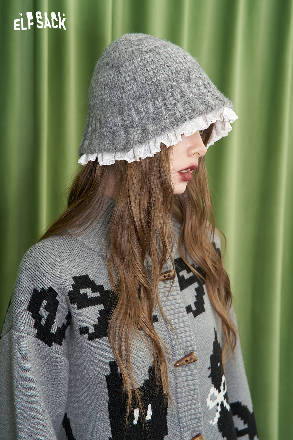 ELFSACK 2025 Spring New Arrivals Lace Splicing Gray Knitted Hats Female Sweet Warm Beanie Cap