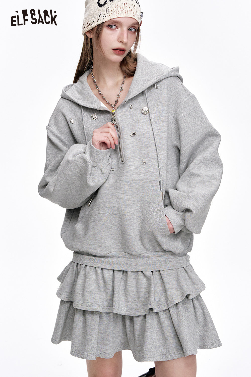 ELFSACK Diamond Grey Pleated Hoodie Dress Women Sweet Fluffy Dress
