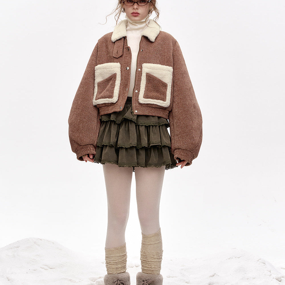 
                  
                    ELFSACK 2024 Winter New Arrivals Contrast color stitching brown faux plush vintage short coat
                  
                