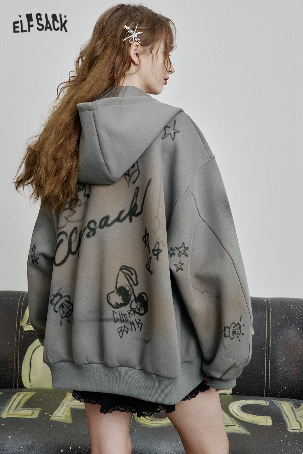 ELFSACK 2025 Spring New Arrivals Sweet and Cool Printed Grey Zip-up Hooded Sweatshirt Women