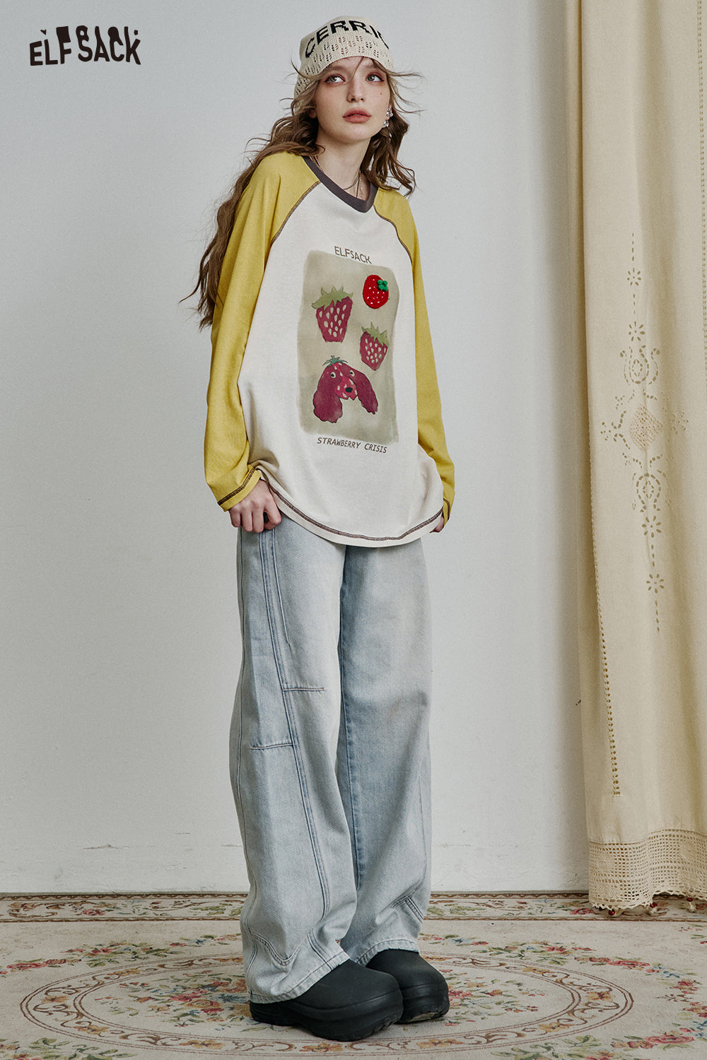 ELFSACK Contrast color printed raglan long sleeve round neck T-shirt, loose casual versatile strawberry printed top