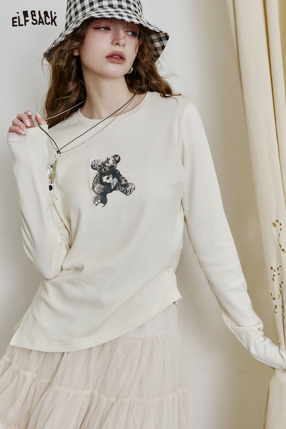 ELFSACK Sweet bear print slim fit long sleeve t-shirt