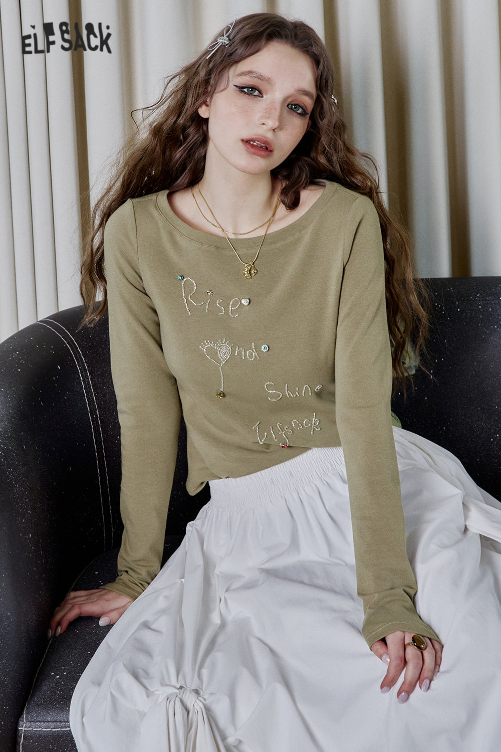 ELFSACK 2025 Spring New Arrivals Retro Beaded Long Sleeve T-Shirt Women Casual Short Women Tee