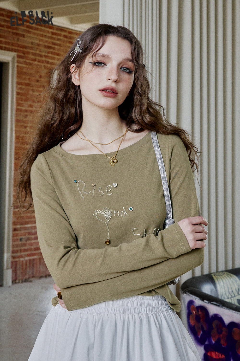 ELFSACK Retro Beaded Long Sleeve T-Shirt Women Casual Short Women Tee