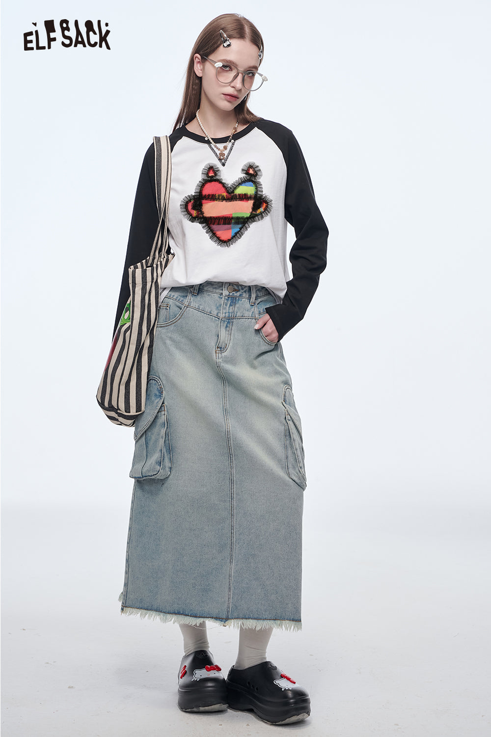 ELFSACK Casual Cool Women's cotton T-shirt Heart Printed Black and White Raglan Long Sleeve T-shirt
