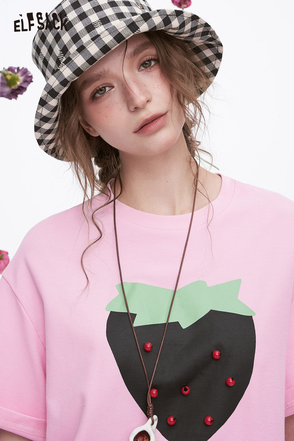 ELFSACK Y2K Sweet Strawberry Print Short Sleeve T-shirt Women Dopamine Loose Casual Top